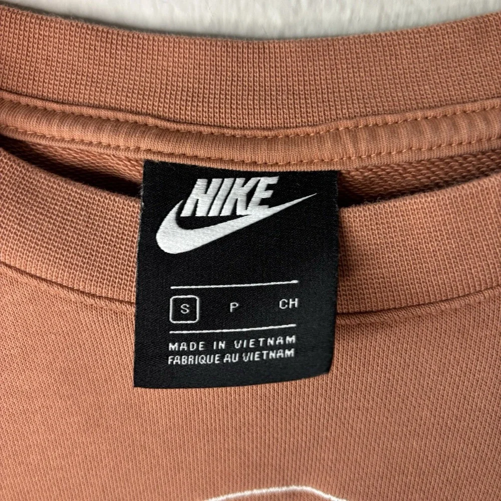 Nike Women's Size SMALL Femme Crew Jumper Terra Blush Pink Tan Loungewear Active